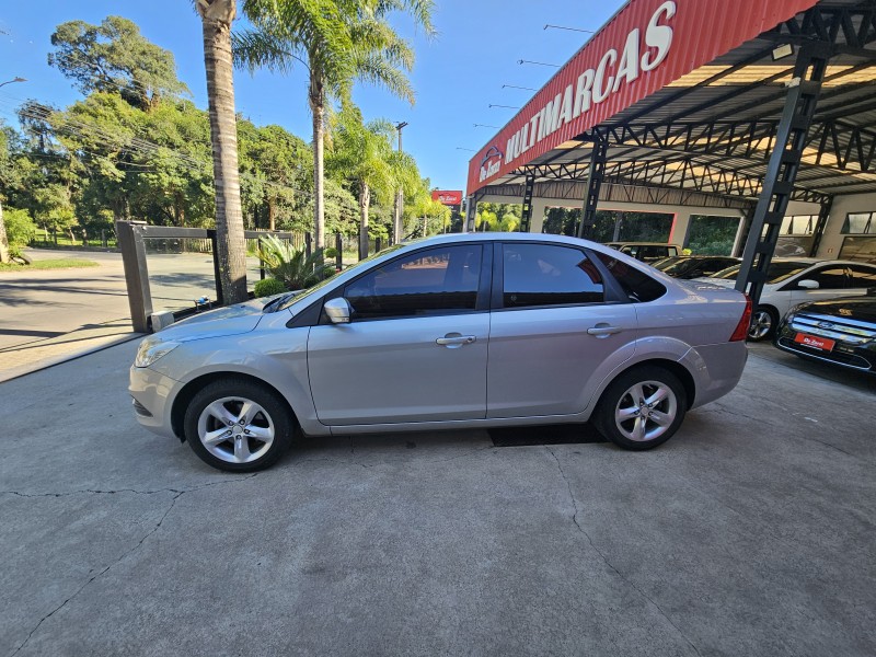 FOCUS 2.0 SEDAN 16V GASOLINA 4P MANUAL - 2011 - CAXIAS DO SUL