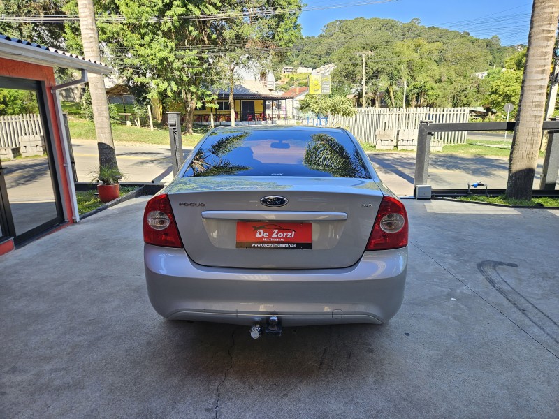 FOCUS 2.0 SEDAN 16V GASOLINA 4P MANUAL - 2011 - CAXIAS DO SUL