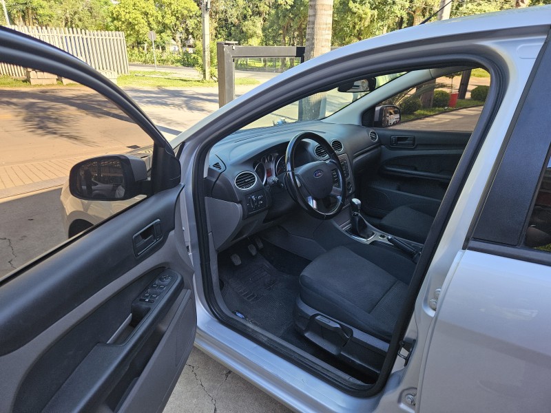 FOCUS 2.0 SEDAN 16V GASOLINA 4P MANUAL - 2011 - CAXIAS DO SUL