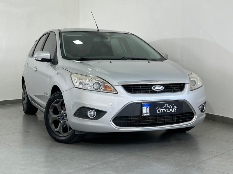 FOCUS 2.0 TITANIUM HATCH 16V FLEX 4P AUTOMÁTICO