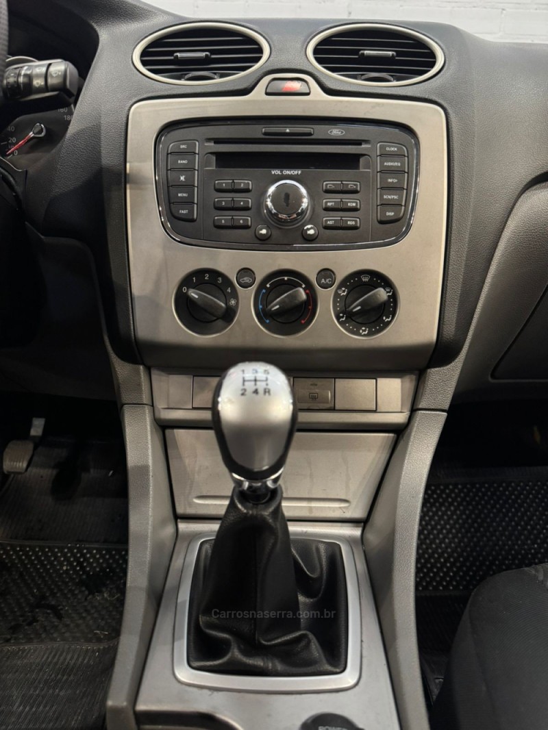 FOCUS 2.0 GLX 16V FLEX 4P MANUAL - 2010 - CAXIAS DO SUL