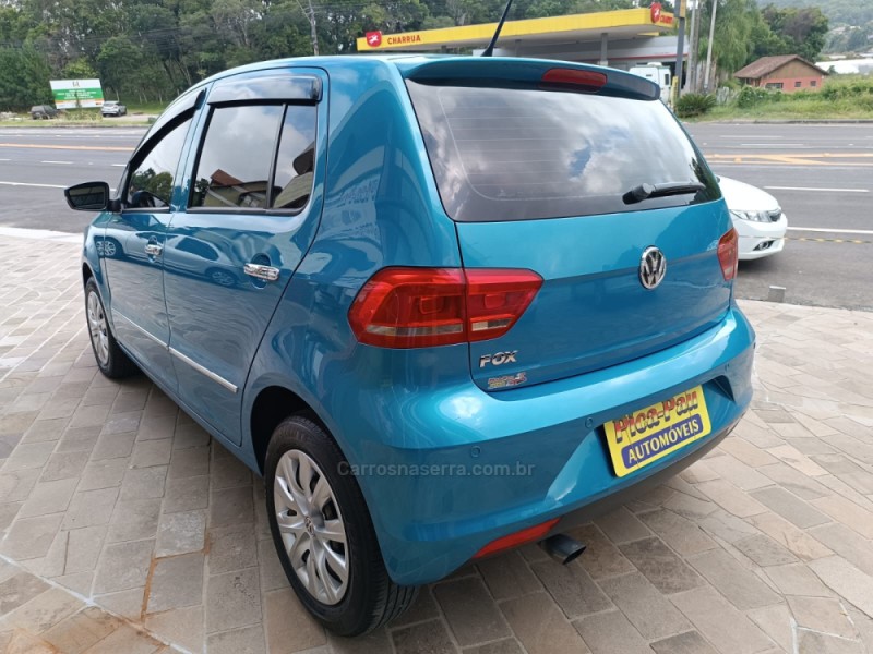 FOX 1.0 MI TRENDLINE 8V FLEX 4P MANUAL - 2015 - NOVA PETRóPOLIS