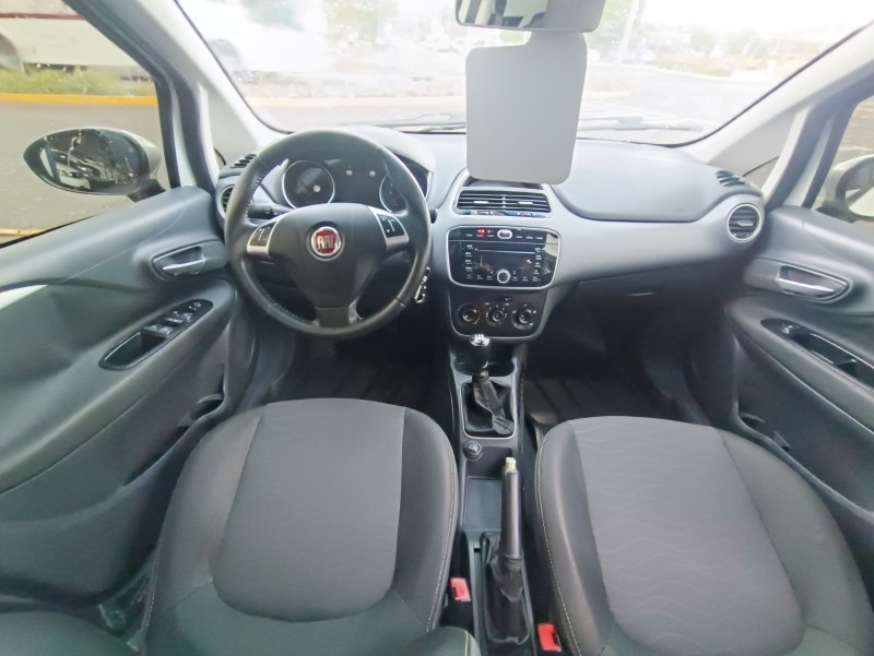 PUNTO 1.4 ATTRACTIVE ITALIA 8V FLEX 4P MANUAL - 2016 - BOM PRINCíPIO