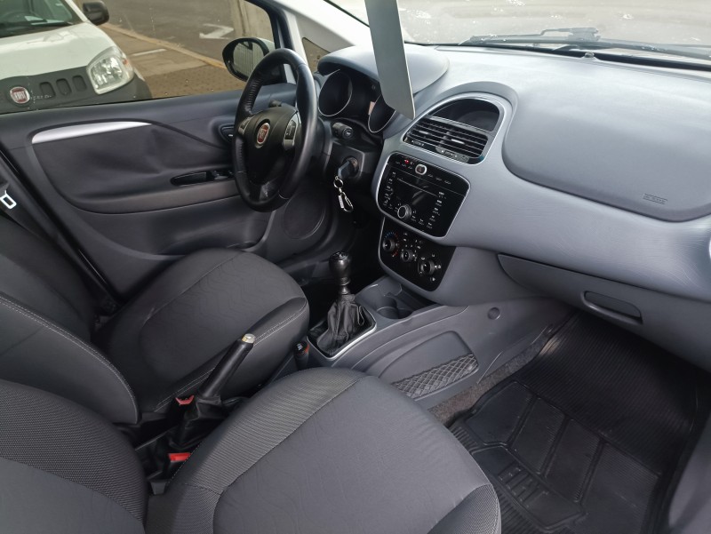 PUNTO 1.4 ATTRACTIVE ITALIA 8V FLEX 4P MANUAL - 2016 - BOM PRINCíPIO