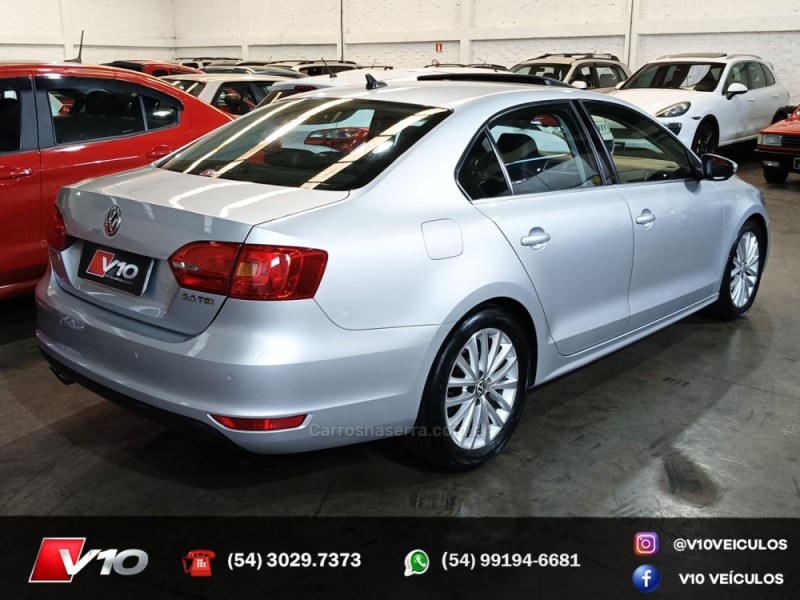 JETTA 2.0 TSI DSG HIGHLINE 200CV GASOLINA 4P AUTOMÁTICO - 2012 - CAXIAS DO SUL