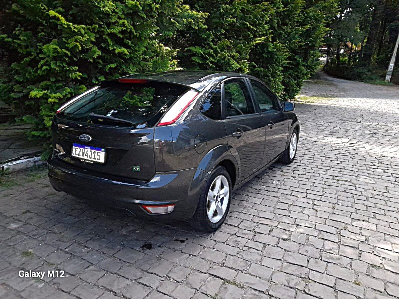 FOCUS 1.6 GLX 8V GASOLINA 4P MANUAL - 2012 - FARROUPILHA