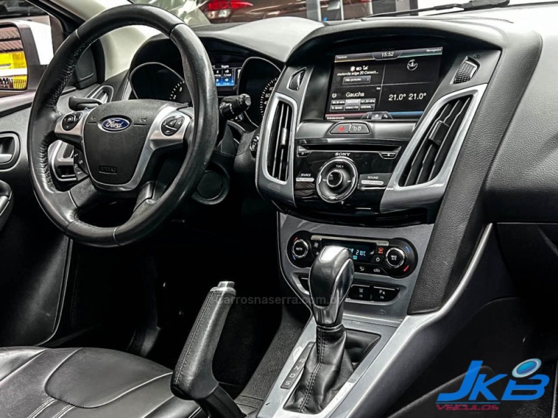 FOCUS 2.0 TITANIUM PLUS 16V FLEX 4P AUTOMÁTICO - 2015 - NOVO HAMBURGO