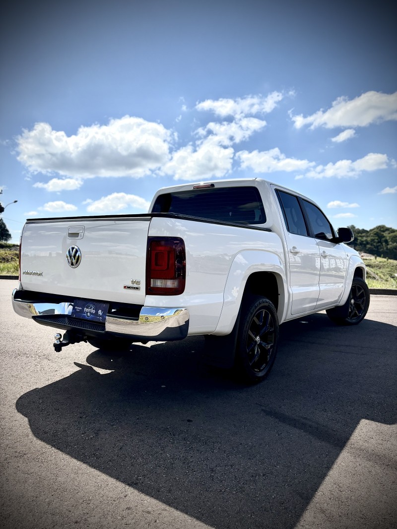 AMAROK 3.0 V6 TDI HIGHLINE CD DIESEL 4MOTION AUTOMÁTICO - 2019 - FARROUPILHA