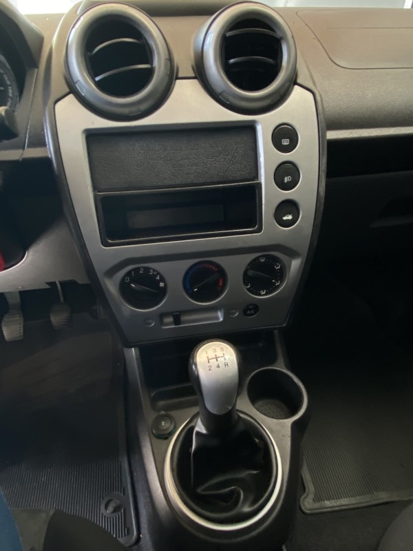 FIESTA 1.6 MPI 8V GASOLINA 4P MANUAL - 2014 - CAXIAS DO SUL