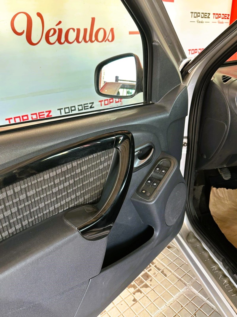 SANDERO 1.6 PRIVILÉGE 8V HI-FLEX 4P MANUAL - 2014 - SãO SEBASTIãO DO CAí