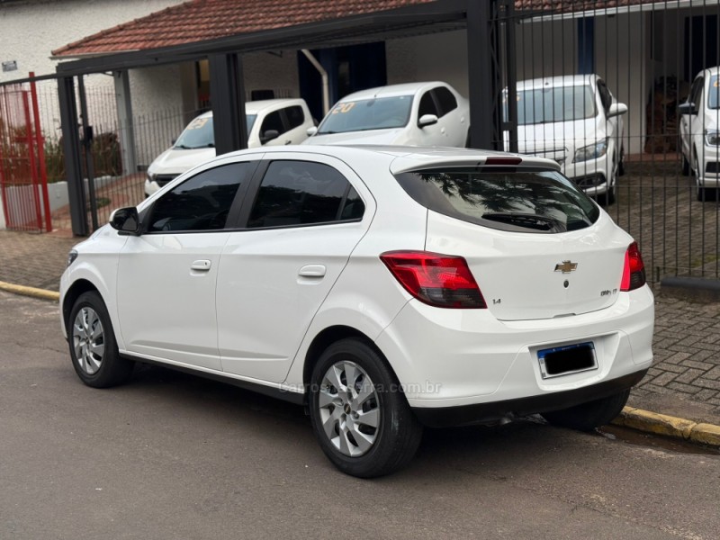 ONIX 1.4 MPFI LT 8V FLEX 4P MANUAL - 2015 - PAROBé