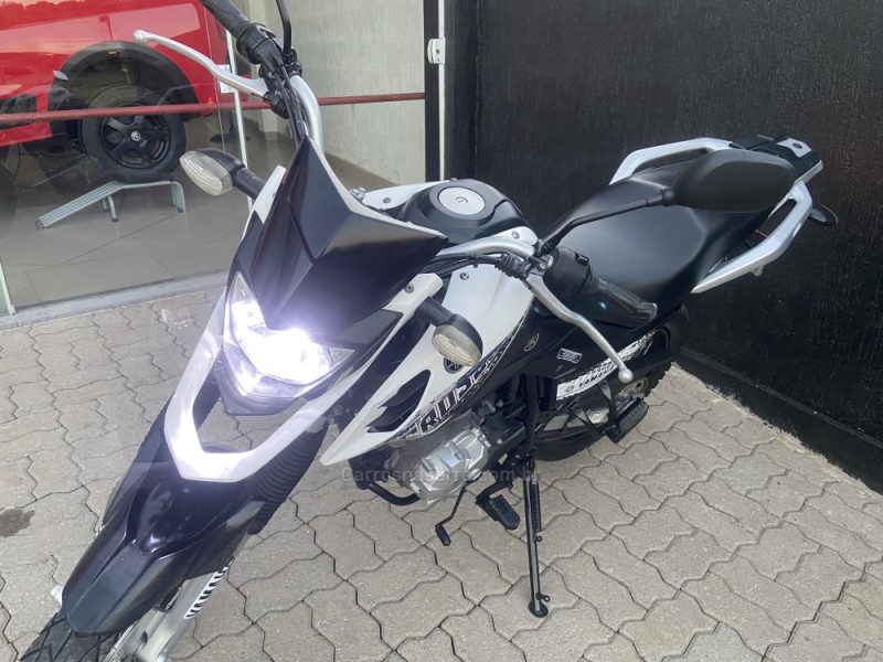 XTZ 150 CROSSER E - 2015 - NOVA PRATA
