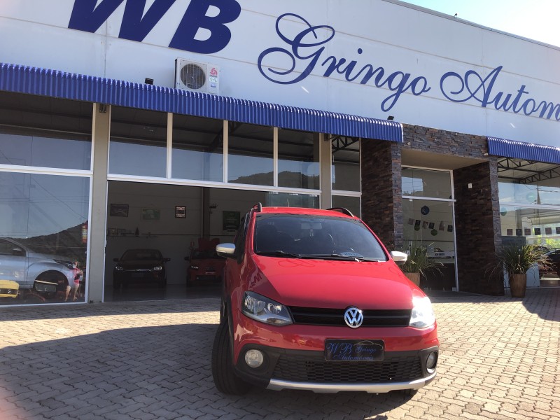VOLKSWAGEN - CROSSFOX - 2013/2014 - Vermelha - R$ 49.800,00