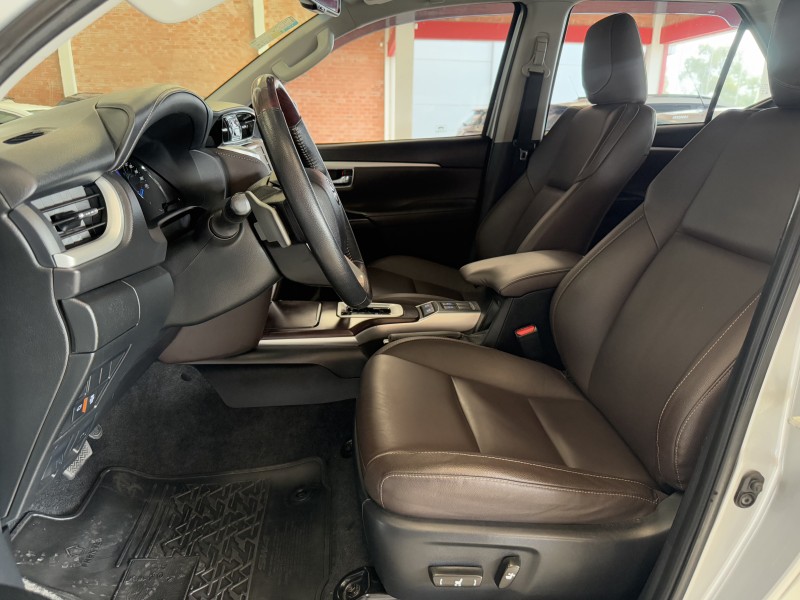 HILUX SW4 2.8 SRX 4X4 7 LUGARES 16V TURBO INTERCOOLER DIESEL 4P AUTOMÁTICO - 2020 - FARROUPILHA