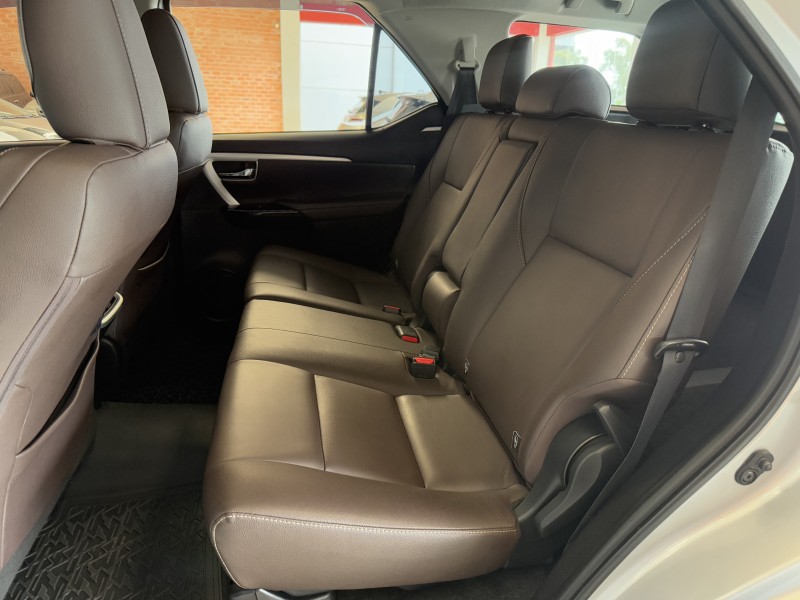 HILUX SW4 2.8 SRX 4X4 7 LUGARES 16V TURBO INTERCOOLER DIESEL 4P AUTOMÁTICO - 2020 - FARROUPILHA