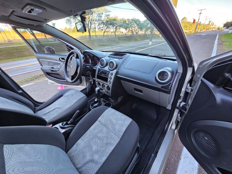 FIESTA 1.6 MPI SEDAN 8V FLEX 4P MANUAL - 2010 - VENâNCIO AIRES