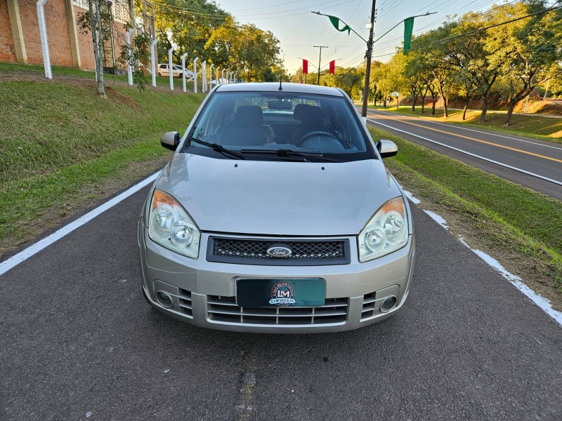 FIESTA 1.6 MPI SEDAN 8V FLEX 4P MANUAL - 2010 - VENâNCIO AIRES
