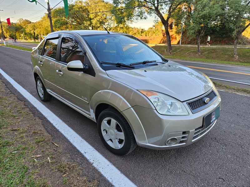 FIESTA 1.6 MPI SEDAN 8V FLEX 4P MANUAL - 2010 - VENâNCIO AIRES