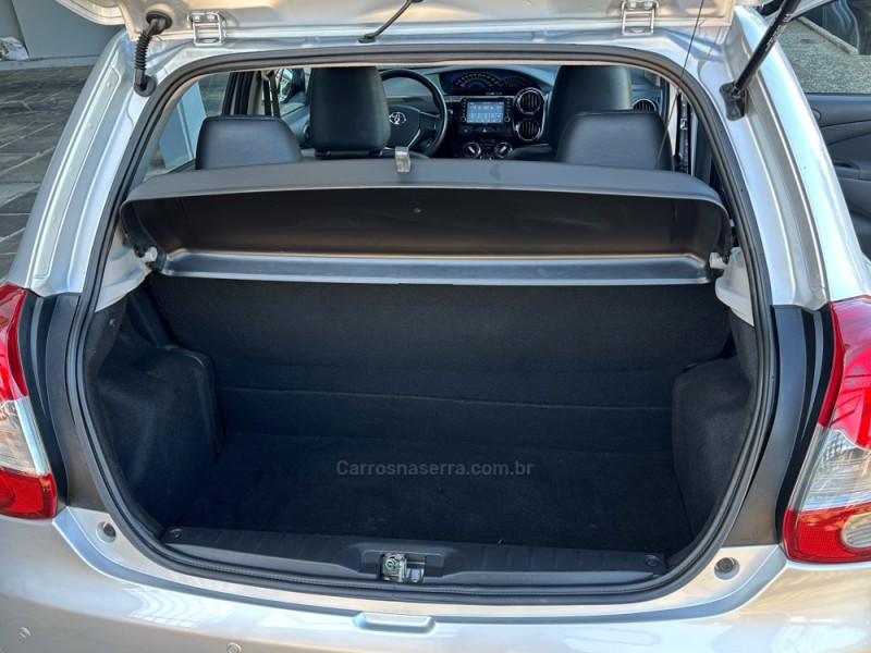 ETIOS 1.5 PLATINUM 16V FLEX 4P MANUAL - 2016 - GUAPORé