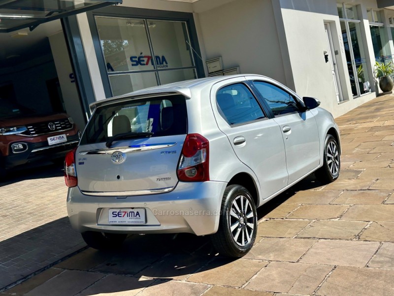 ETIOS 1.5 PLATINUM 16V FLEX 4P MANUAL - 2016 - GUAPORé