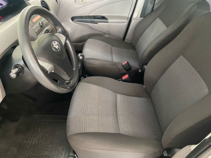 ETIOS 1.3 XS 16V FLEX 4P MANUAL - 2013 - LAJEADO