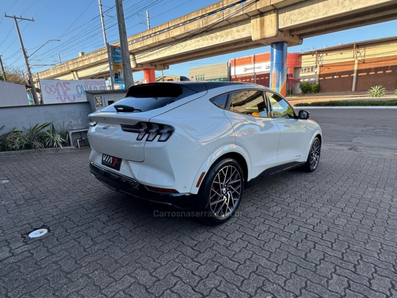 MUSTANG MACH-E GT PERFORMANCE ELETRICO 4P AUTOMÁTICO - 2023 - NOVO HAMBURGO