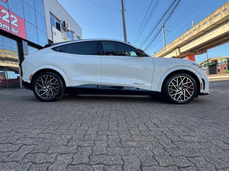 MUSTANG MACH-E GT PERFORMANCE ELETRICO 4P AUTOMÁTICO - 2023 - NOVO HAMBURGO
