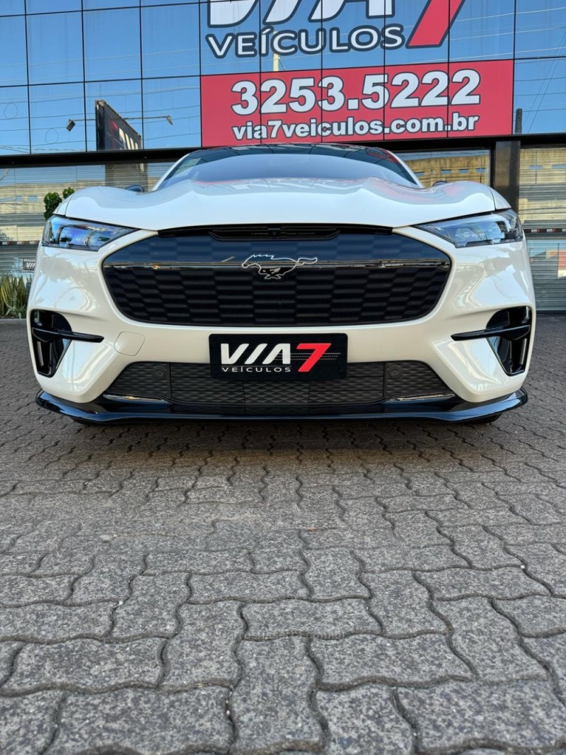 MUSTANG MACH-E GT PERFORMANCE ELETRICO 4P AUTOMÁTICO - 2023 - NOVO HAMBURGO