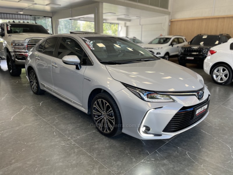 COROLLA 1.8 ALTIS PREMIUM 16V HÍBRIDO 4P AUTOMÁTICO - 2023 - ESTâNCIA VELHA