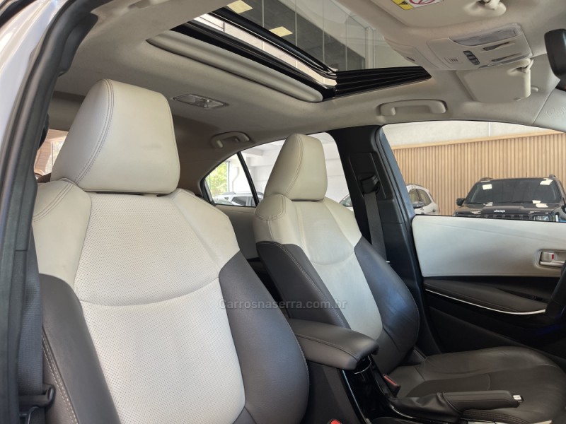 COROLLA 1.8 ALTIS PREMIUM 16V HÍBRIDO 4P AUTOMÁTICO - 2023 - ESTâNCIA VELHA