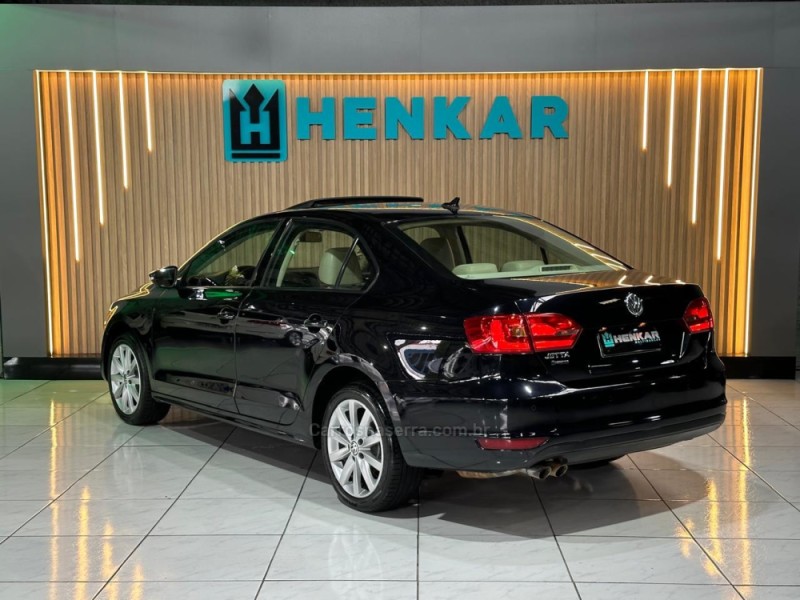 JETTA 2.0 COMFORTLINE FLEX 4P TIPTRONIC - 2013 - CAMPO BOM