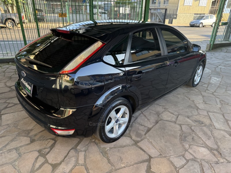 FOCUS 1.6 8V FLEX 4P MANUAL - 2010 - CAXIAS DO SUL