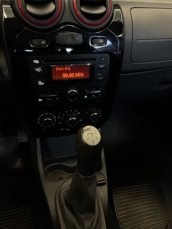 SANDERO 1.6 STEPWAY 8V FLEX 4P MANUAL - 2014 - CAXIAS DO SUL