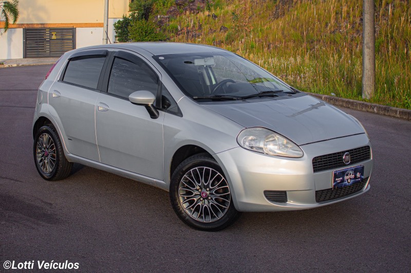 PUNTO 1.4 ATTRACTIVE 8V FLEX 4P MANUAL