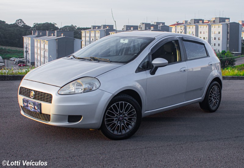 PUNTO 1.4 ATTRACTIVE 8V FLEX 4P MANUAL - 2011 - FARROUPILHA