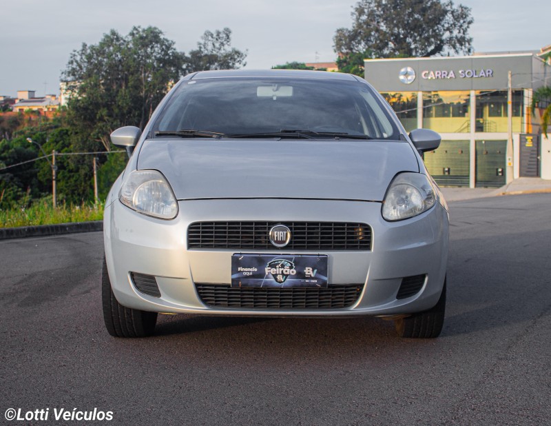 PUNTO 1.4 ATTRACTIVE 8V FLEX 4P MANUAL - 2011 - FARROUPILHA