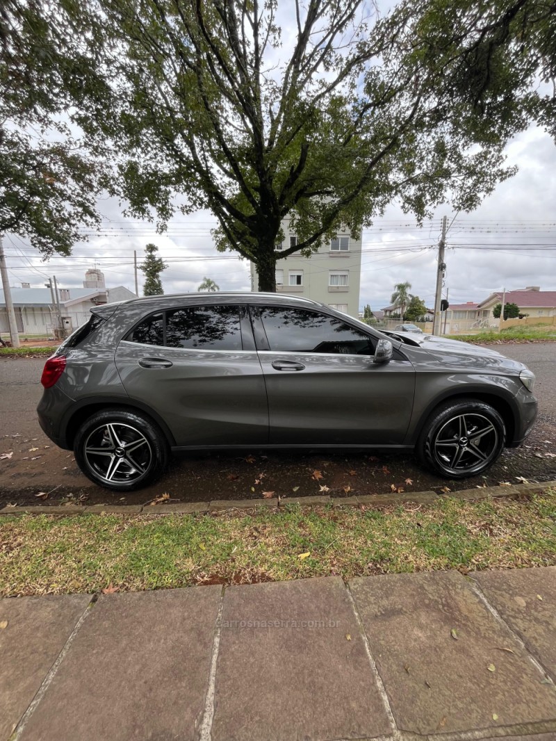 GLA 200 1.6 CGI ENDURO 16V TURBO FLEX 4P AUTOMÁTICO - 2017 - ERECHIM