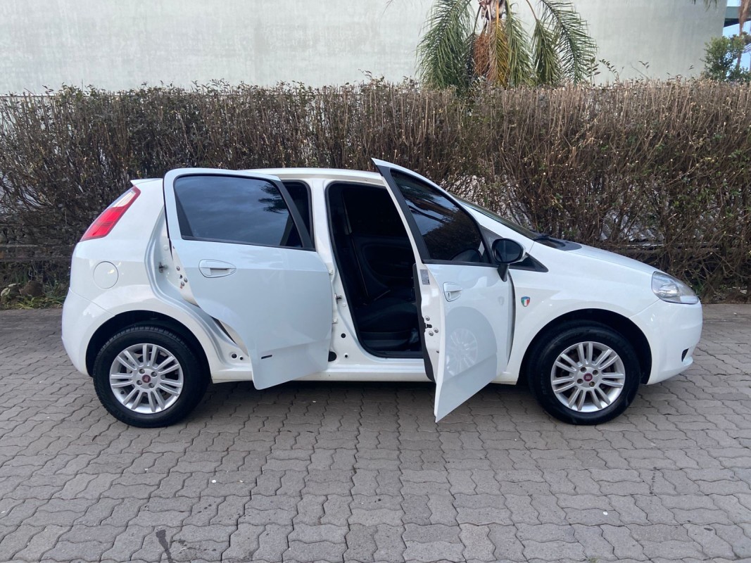 PUNTO 1.4 ATTRACTIVE 8V FLEX 4P MANUAL - 2011 - CAXIAS DO SUL