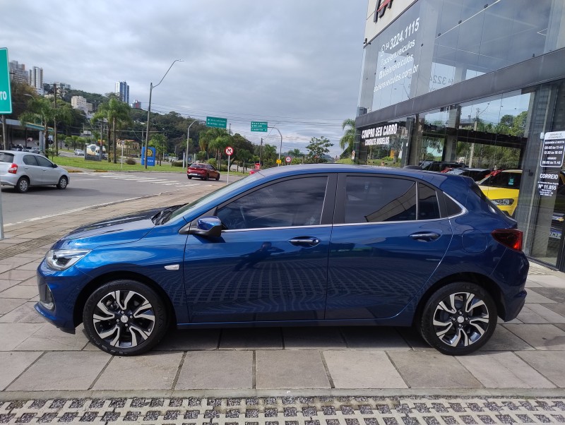 ONIX 1.0 PREMIER II 12V TURBO FLEX 4P AUTOMÁTICO - 2024 - CAXIAS DO SUL