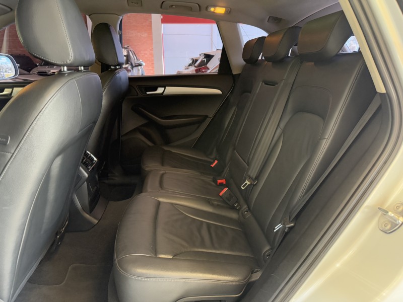 Q5 2.0 TFSI AMBIENTE 16V 211CV GASOLINA 4P AUTOMÁTICO - 2012 - FARROUPILHA