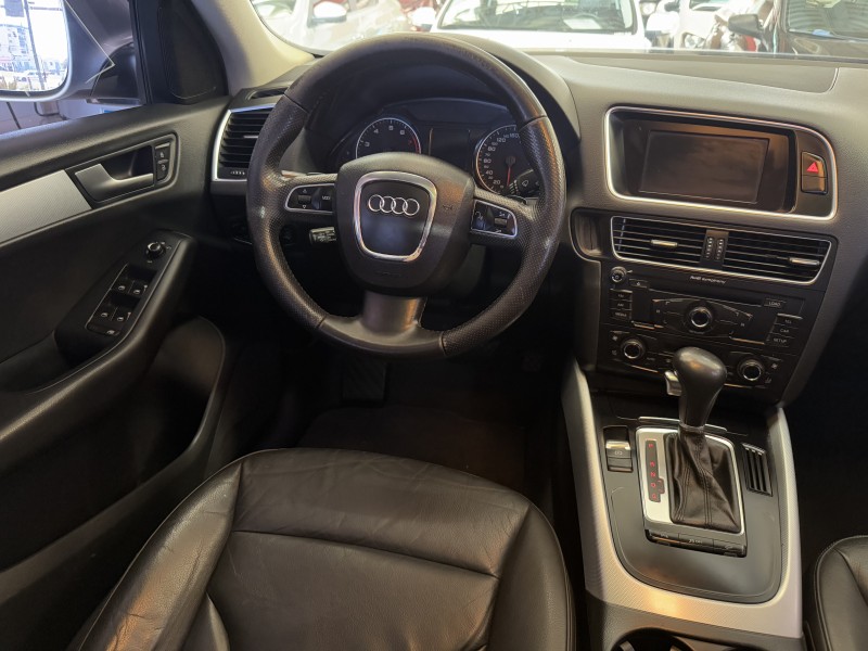 Q5 2.0 TFSI AMBIENTE 16V 211CV GASOLINA 4P AUTOMÁTICO - 2012 - FARROUPILHA