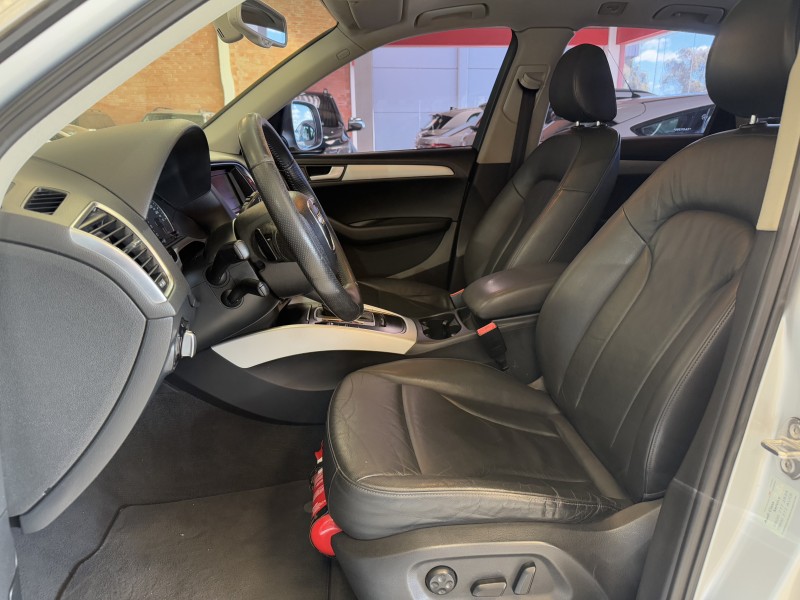 Q5 2.0 TFSI AMBIENTE 16V 211CV GASOLINA 4P AUTOMÁTICO - 2012 - FARROUPILHA