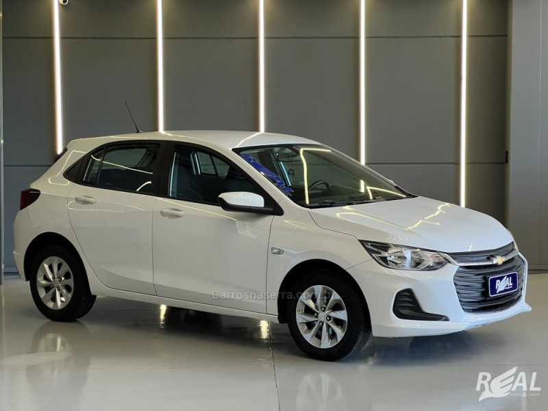 ONIX 1.0 LT2 PLUS 12V FLEX 4P MANUAL - 2022 - SAPIRANGA