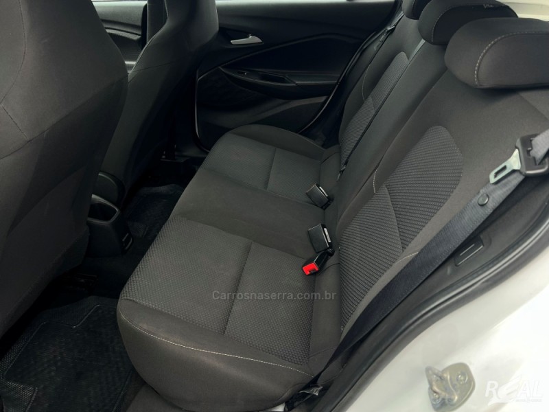 ONIX 1.0 LT2 PLUS 12V FLEX 4P MANUAL - 2022 - SAPIRANGA