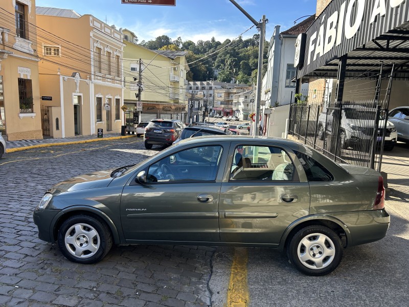 corsa 1.4 mpfi premium sedan 8v flex 4p manual 2011 garibaldi