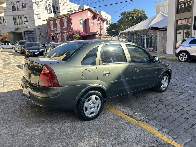CORSA 1.4 MPFI PREMIUM SEDAN 8V FLEX 4P MANUAL - 2011 - GARIBALDI
