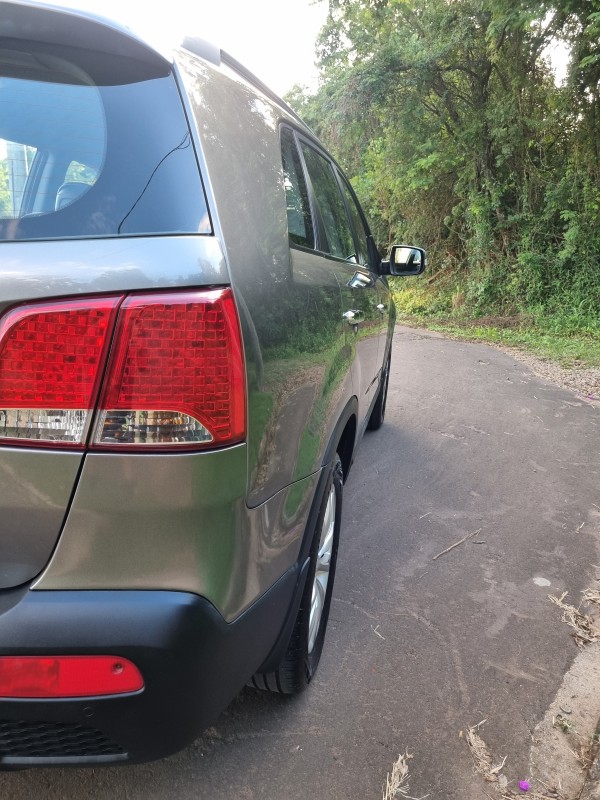 SORENTO 2.4 S.263 4X2 16V GASOLINA 4P AUTOMÁTICO - 2011 - ARROIO DO MEIO