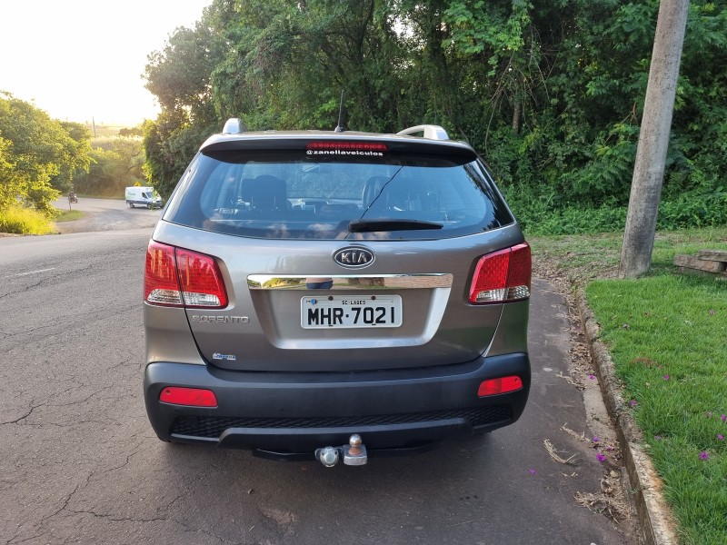 SORENTO 2.4 S.263 4X2 16V GASOLINA 4P AUTOMÁTICO - 2011 - ARROIO DO MEIO