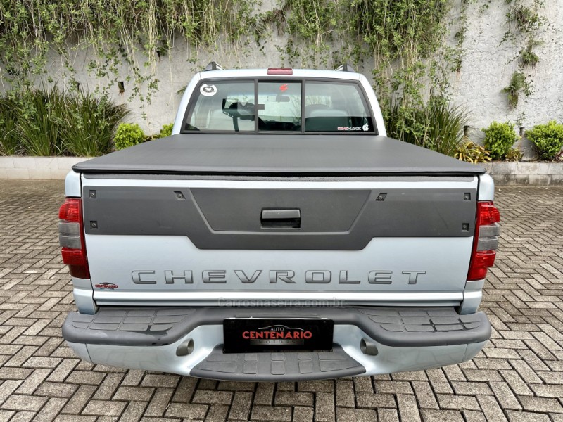 S10 2.4 MPFI EXECUTIVE 4X2 CD 8V FLEX 4P MANUAL - 2010 - SAPIRANGA