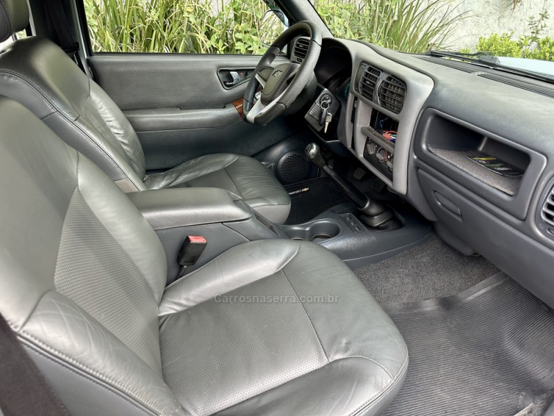 S10 2.4 MPFI EXECUTIVE 4X2 CD 8V FLEX 4P MANUAL - 2010 - SAPIRANGA